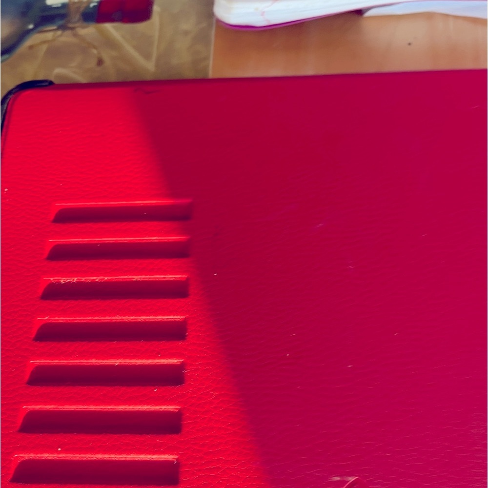 I PAD eighth generation has an rugged case added